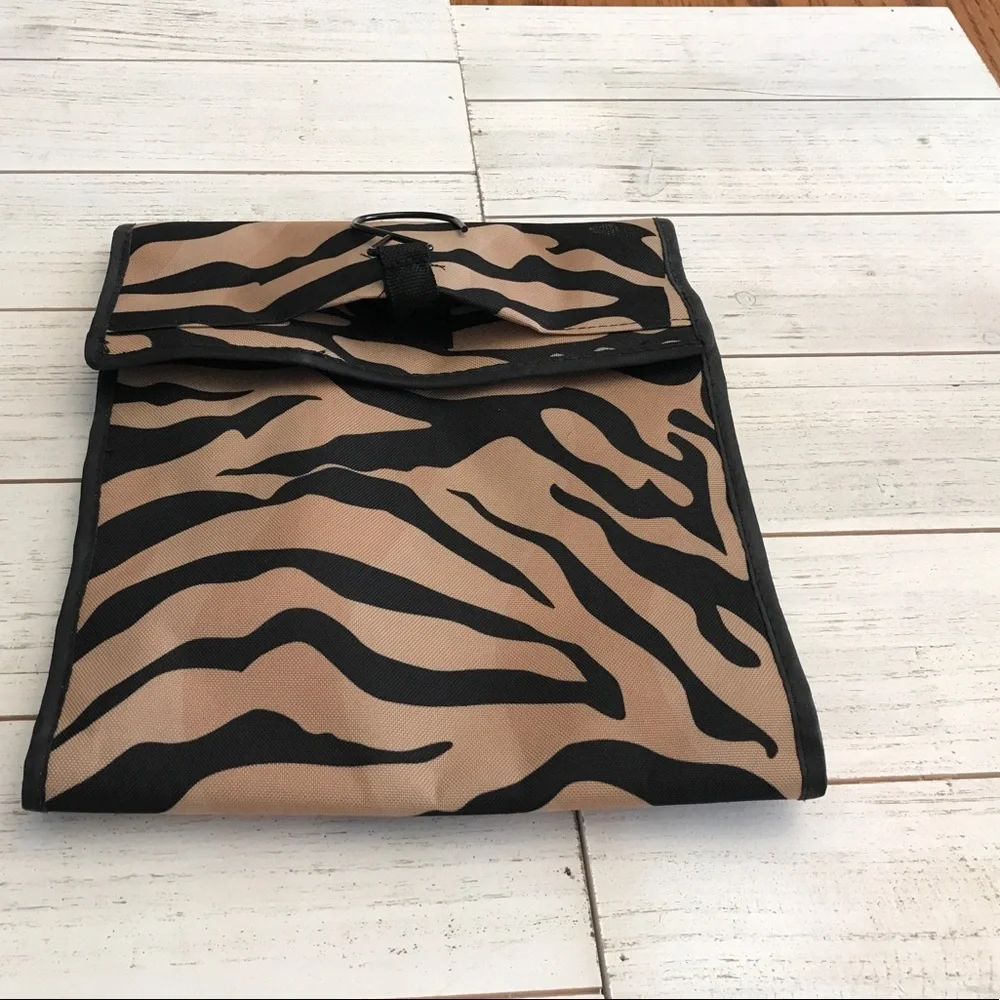 Animal Print Makeup Organizer With Hook 9.5”X 23”‎